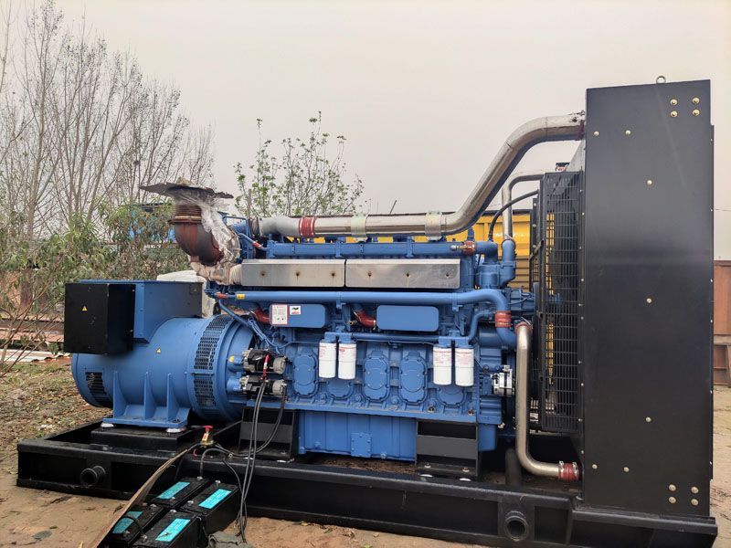 铜梁柴油发电机组更换机油时，应遵循哪些步骤？